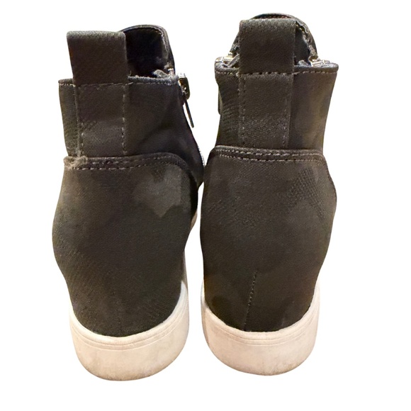 Steve Madden Woman Wedge Sneaker Bootie Camouflage, size 7.5, Zippers - worn 2x - Picture 6 of 7